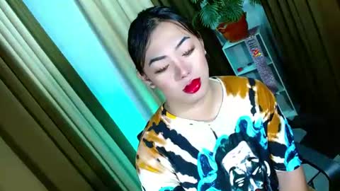 Snapshot of olivia_the_temptress27 chatting on October 4, 3:37 am Miss OLIVIA online show from October 4, 3:37 am