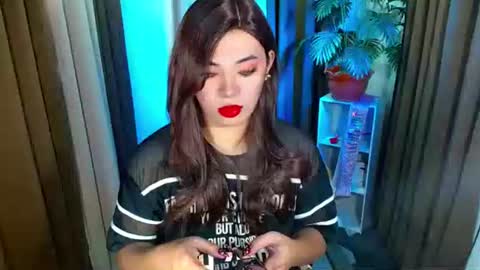 Snapshot of olivia_the_temptress27 chatting on October 23, 6:02 am Miss OLIVIA online show from October 23, 6:02 am