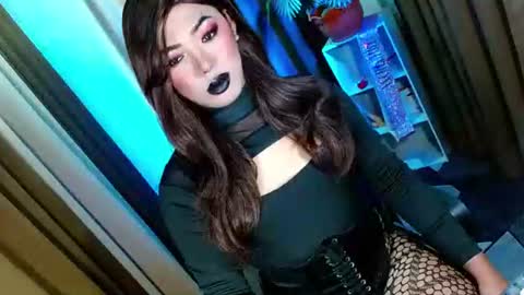 Snapshot of olivia_the_temptress27 chatting on October 26, 8:09 am Miss OLIVIA online show from October 26, 8:09 am