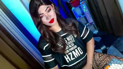 Snapshot of olivia_the_temptress27 chatting on October 28, 3:36 pm Miss OLIVIA online show from October 28, 3:36 pm