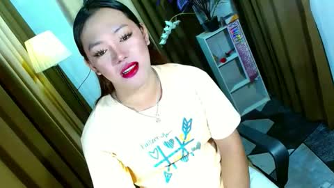 Snapshot of olivia_the_temptress27 chatting on November 5, 8:58 am Miss OLIVIA online show from November 5, 8:58 am