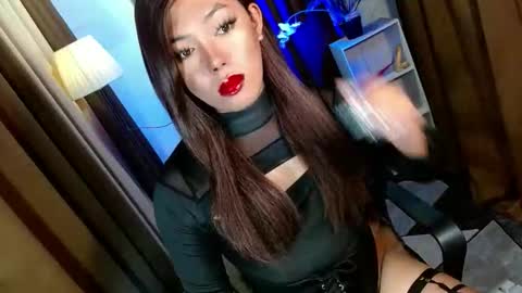 Snapshot of olivia_the_temptress27 chatting on December 1, 5:29 pm Miss OLIVIA online show from December 1, 5:29 pm
