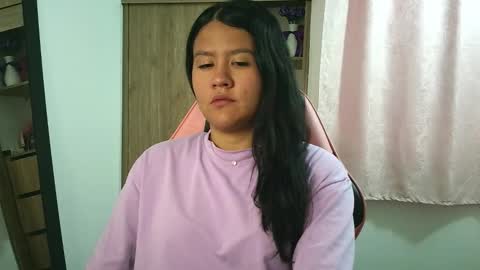 Olivia online show from November 25, 1:33 pm