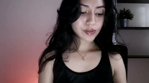 Snapshot of oliviaaa__ chatting on October 12, 9:03 pm oliviaaa__ online show from October 12, 9:03 pm