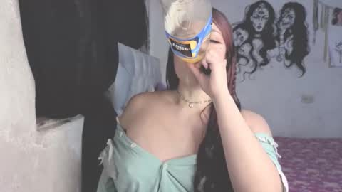 oliviabluee10 online show from November 29, 3:20 am