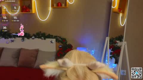 Snapshot of oliviabr0wn chatting on December 26, 2:01 am Olivia online show from December 26, 2:01 am