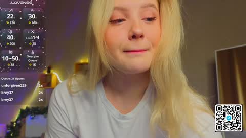 Snapshot of oliviabr0wn chatting on January 23, 2:02 am Olivia online show from January 23, 2:02 am