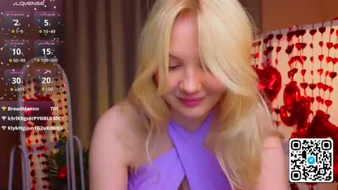 Snapshot of oliviabr0wn chatting on February 10, 2:08 am Olivia online show from February 10, 2:08 am