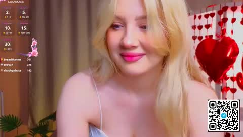 Snapshot of oliviabr0wn chatting on February 12, 2:03 am Olivia online show from February 12, 2:03 am