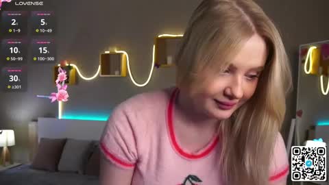 Snapshot of oliviabr0wn chatting on February 21, 2:06 am Olivia online show from February 21, 2:06 am