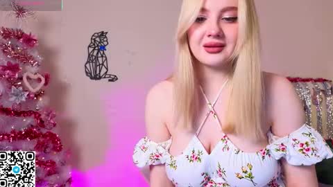 Snapshot of oliviabr0wn chatting on December 1, 2:05 am Olivia online show from December 1, 2:05 am