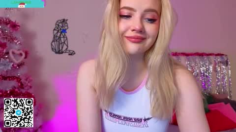 Snapshot of oliviabr0wn chatting on December 21, 2:19 am Olivia online show from December 21, 2:19 am