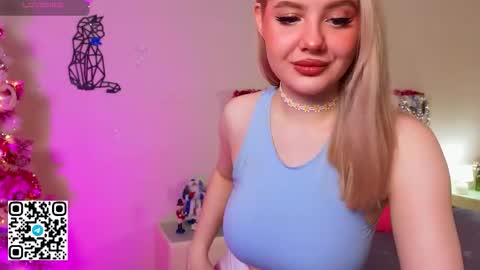 Snapshot of oliviabr0wn chatting on January 9, 2:36 am Olivia online show from January 9, 2:36 am