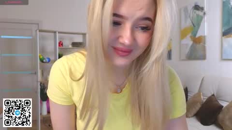 Snapshot of oliviabr0wn chatting on February 7, 2:26 am Olivia online show from February 7, 2:26 am