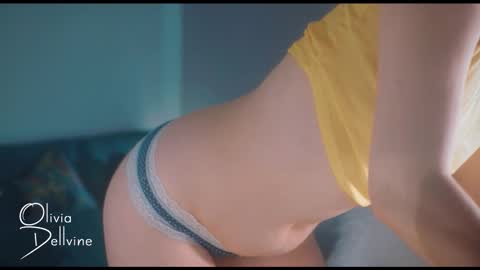 Snapshot of oliviadellvine chatting on November 6, 1:06 am Olivia online show from November 6, 1:06 am