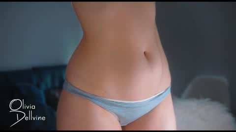 Snapshot of oliviadellvine chatting on November 18, 1:44 am Olivia online show from November 18, 1:44 am