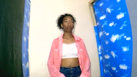 Snapshot of oliviah27 chatting on September 28, 10:26 pm oliviah27 online show from September 28, 10:26 pm