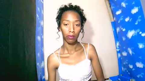 Snapshot of oliviah27 chatting on October 1, 7:31 pm oliviah27 online show from October 1, 7:31 pm