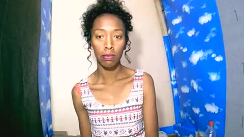 Snapshot of oliviah27 chatting on October 2, 7:48 am oliviah27 online show from October 2, 7:48 am