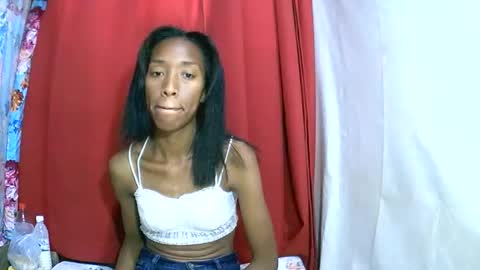 Snapshot of oliviah27 chatting on October 5, 5:11 pm oliviah27 online show from October 5, 5:11 pm
