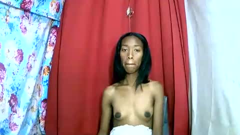 Snapshot of oliviah27 chatting on October 8, 8:17 pm oliviah27 online show from October 8, 8:17 pm
