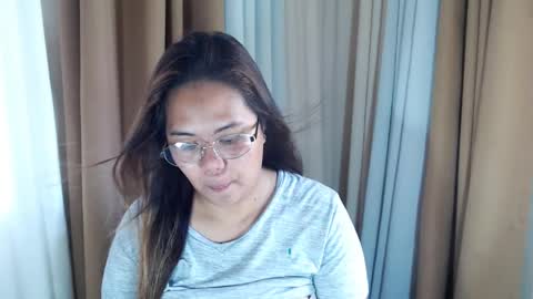 olivia hollywood online show from April 22, 5:21 am