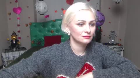 Snapshot of oliviahorst chatting on November 9, 6:06 pm OliviaHorst online show from November 9, 6:06 pm