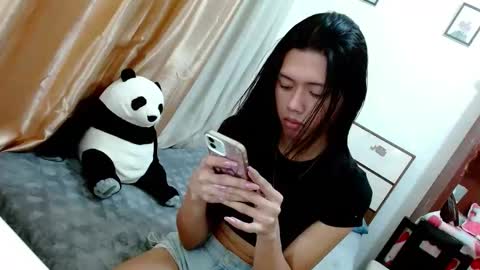 oliviaknightx online show from February 22, 2:48 pm