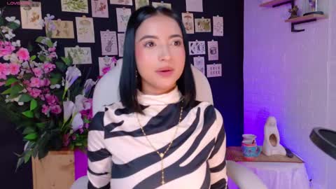 Snapshot of oliviamcneill chatting on January 20, 12:28 pm Olivia Mcneill online show from January 20, 12:28 pm