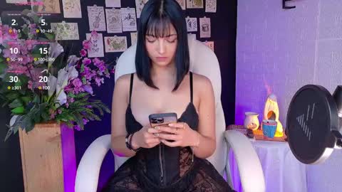 Snapshot of oliviamcneill chatting on January 23, 12:30 pm Olivia Mcneill online show from January 23, 12:30 pm