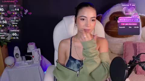 Snapshot of oliviamcneill chatting on February 7, 12:39 pm Olivia Mcneill online show from February 7, 12:39 pm