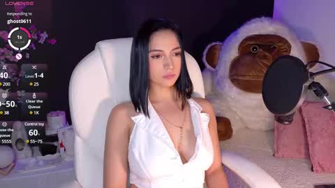 Snapshot of oliviamcneill chatting on February 8, 11:45 pm Olivia Mcneill online show from February 8, 11:45 pm