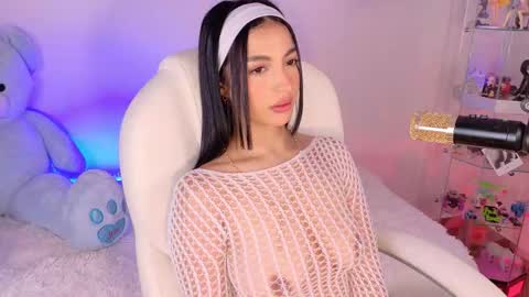 Snapshot of oliviamcneill chatting on November 22, 12:04 pm Olivia Mcneill online show from November 22, 12:04 pm