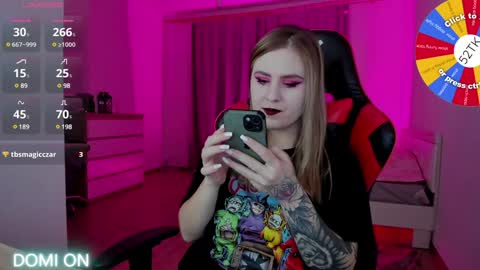 Snapshot of oliviamunk chatting on December 4, 3:48 am . online show from December 4, 3:48 am