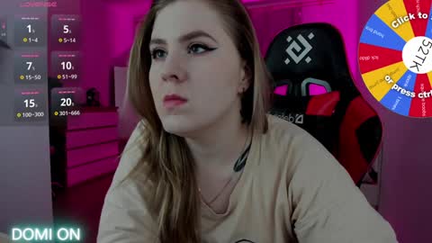 Snapshot of oliviamunk chatting on December 18, 3:58 am . online show from December 18, 3:58 am