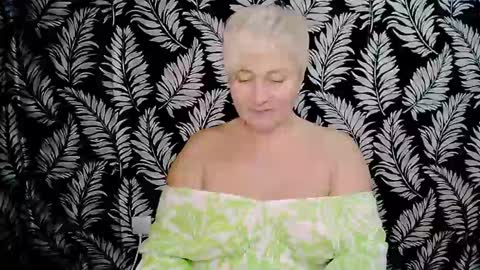 Kelly online show from December 6, 5:55 pm