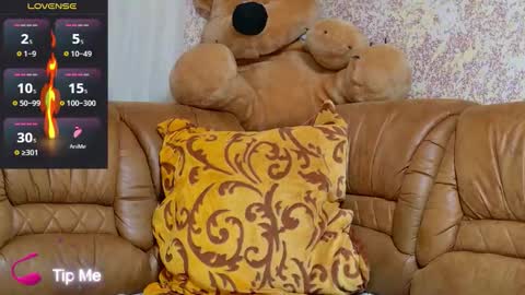 Snapshot of oliviaparadise chatting on December 3, 7:34 pm oliviaparadise online show from December 3, 7:34 pm