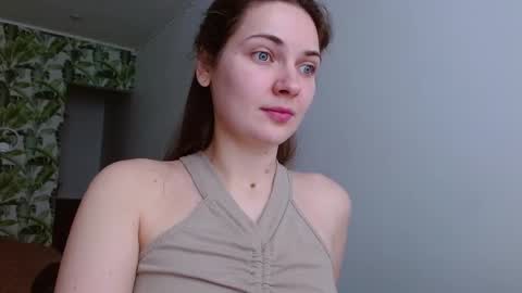 Snapshot of oliviashiny chatting on February 9, 5:29 am Olivia online show from February 9, 5:29 am