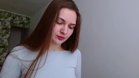 Snapshot of oliviashiny chatting on February 10, 5:36 am Olivia online show from February 10, 5:36 am