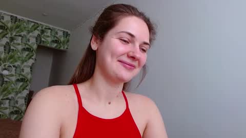 Snapshot of oliviashiny chatting on February 12, 5:37 am Olivia online show from February 12, 5:37 am