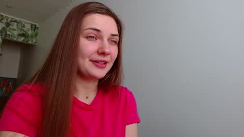 Snapshot of oliviashiny chatting on February 23, 5:34 am Olivia online show from February 23, 5:34 am