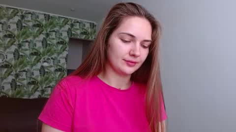 Snapshot of oliviashiny chatting on November 4, 5:28 am Olivia online show from November 4, 5:28 am