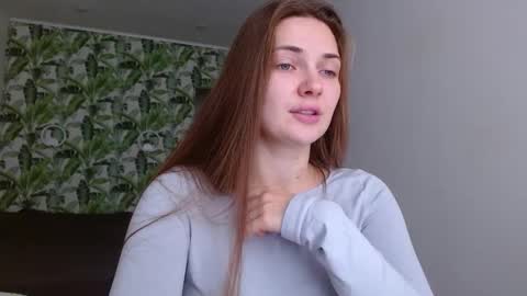 Snapshot of oliviashiny chatting on November 9, 5:28 am Olivia online show from November 9, 5:28 am