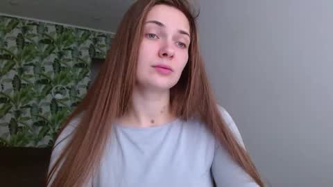 Snapshot of oliviashiny chatting on November 28, 5:43 am Olivia online show from November 28, 5:43 am