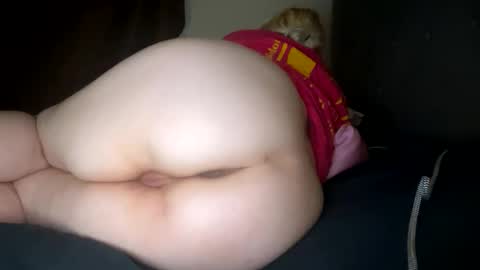 Snapshot of oliviaskies chatting on October 31, 4:57 am Olivia baby online show from October 31, 4:57 am