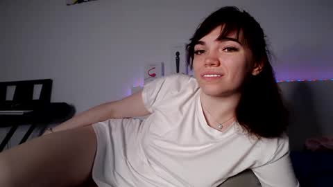 Snapshot of olivka_flower chatting on December 5, 11:29 pm Angelina Lina online show from December 5, 11:29 pm