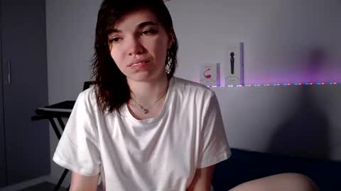 Snapshot of olivka_flower chatting on December 6, 5:11 pm Angelina Lina online show from December 6, 5:11 pm