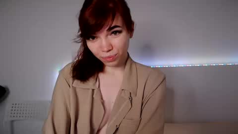Snapshot of olivka_flower chatting on December 20, 6:24 pm Angelina Lina online show from December 20, 6:24 pm