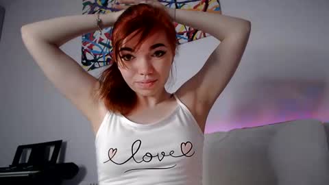 Snapshot of olivka_flower chatting on January 10, 6:28 pm Angelina Lina online show from January 10, 6:28 pm