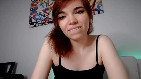 Snapshot of olivka_flower chatting on January 11, 12:33 am Angelina Lina online show from January 11, 12:33 am
